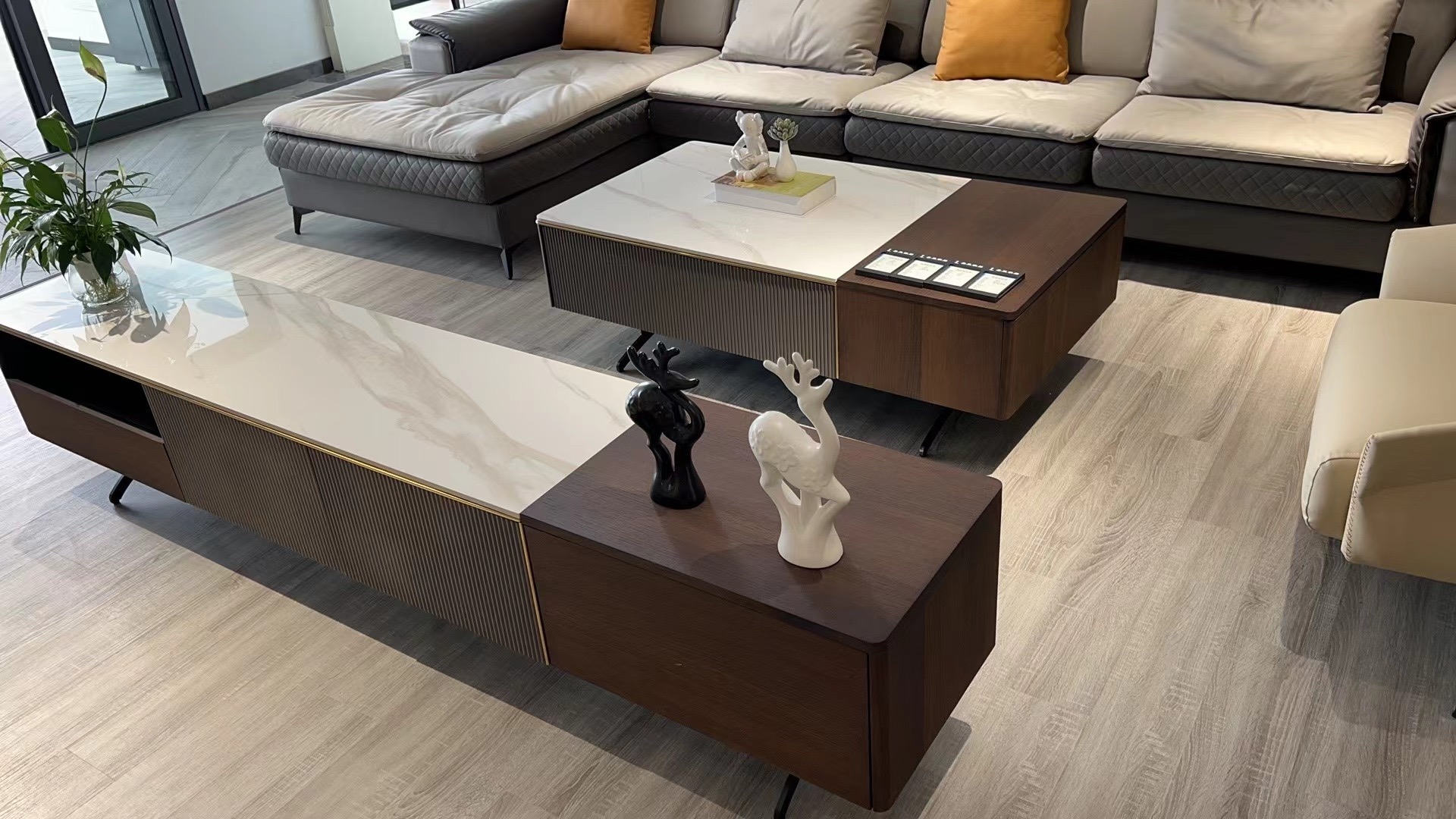 MEUBLE TV SUPRA 120X 65CM  ET TABLE BASSE  220X 65CM EN BOIS MARRON  ET MARBRE