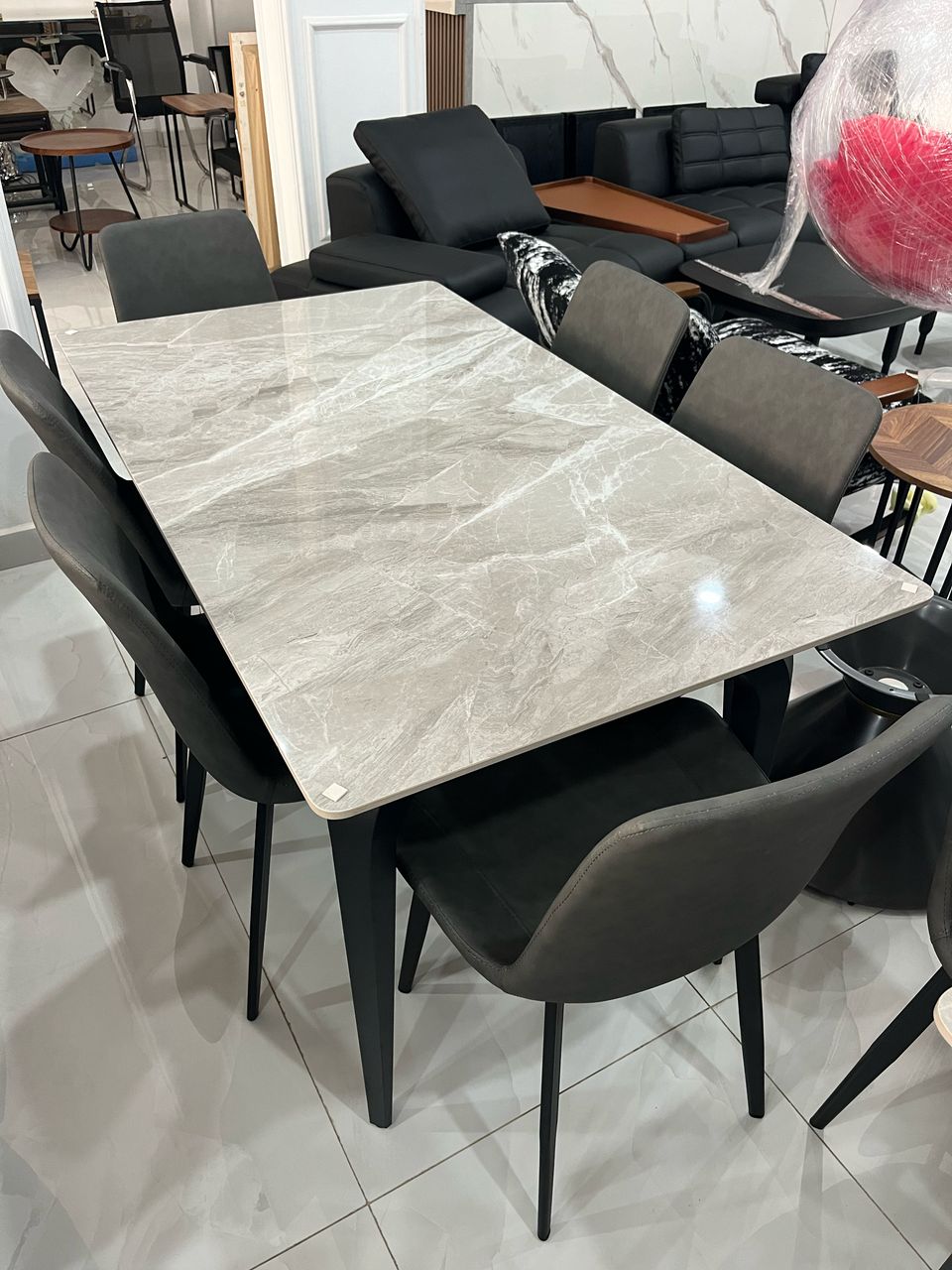 TABLE A MANGER MELOEN MARBRE GRIS  AVEC 6 CHAISES 140X80 CM